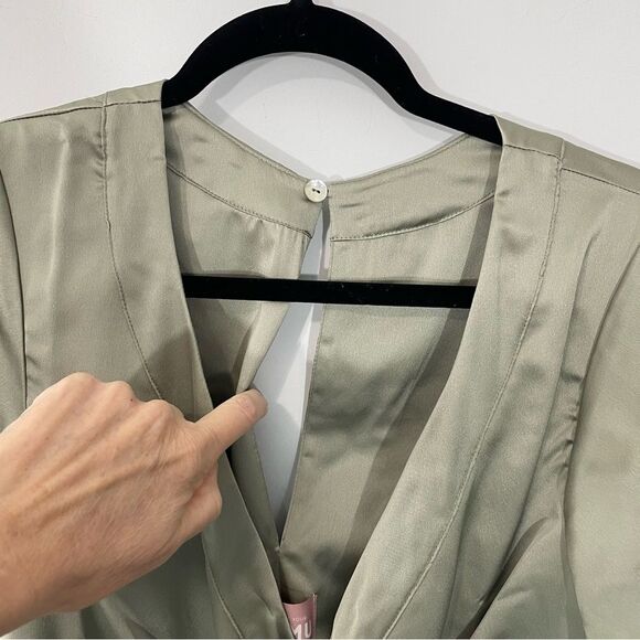 NWT Show Me Your Mumu - Say I Do Romper Moss Green Size MEDIUM Satin Faux Wrap - Picture 6 of 11